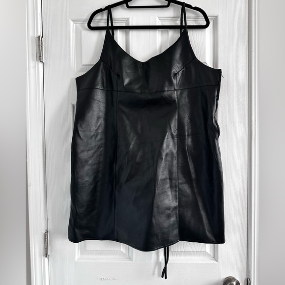 Vintage Chévere Faux-leather mini baby doll dress - Picture 2 of 6